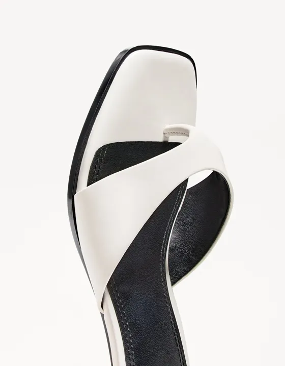 Туфли без задников на каблуке