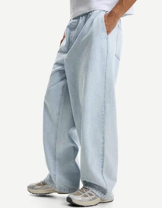 Джинсы-джоггеры свободного кроя