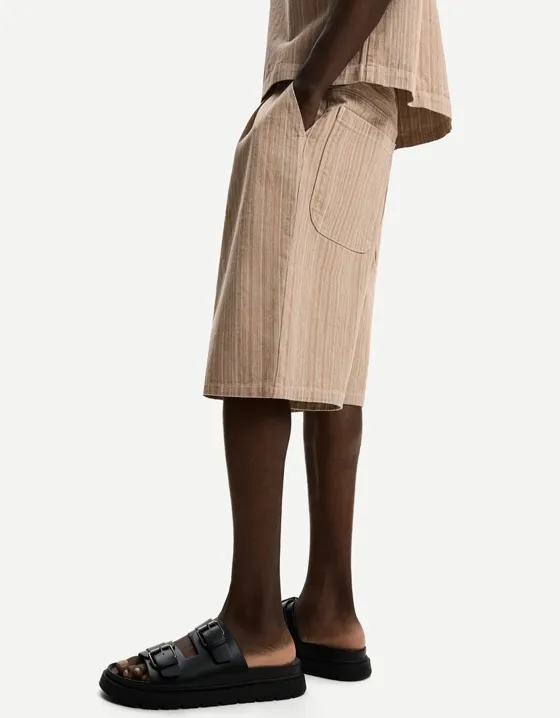 Джинсовые шорты в полоску