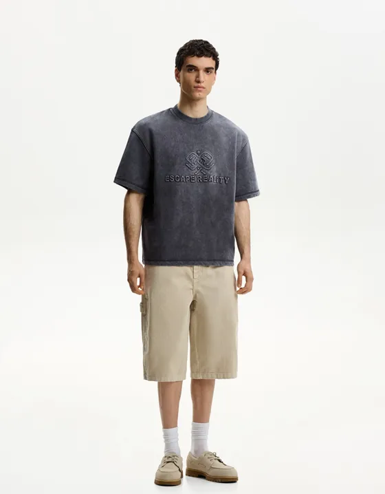 Футболка из мягкой ткани с короткими рукавами и вышивкой