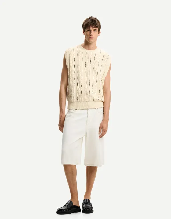 Трикотажный жилет с ажурным узором