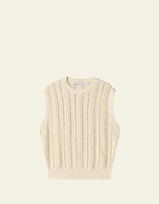 Трикотажный жилет с ажурным узором