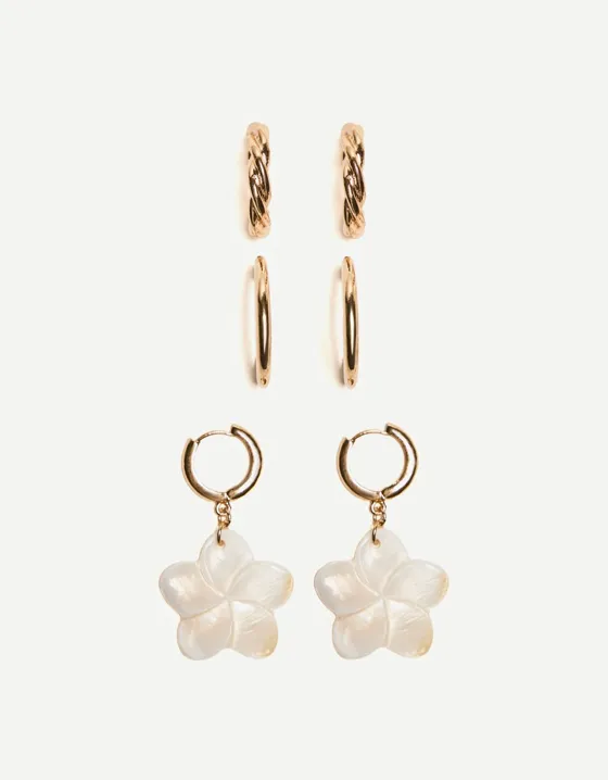 Набор из 3 серег-колец с цветами и перламутровым блеском