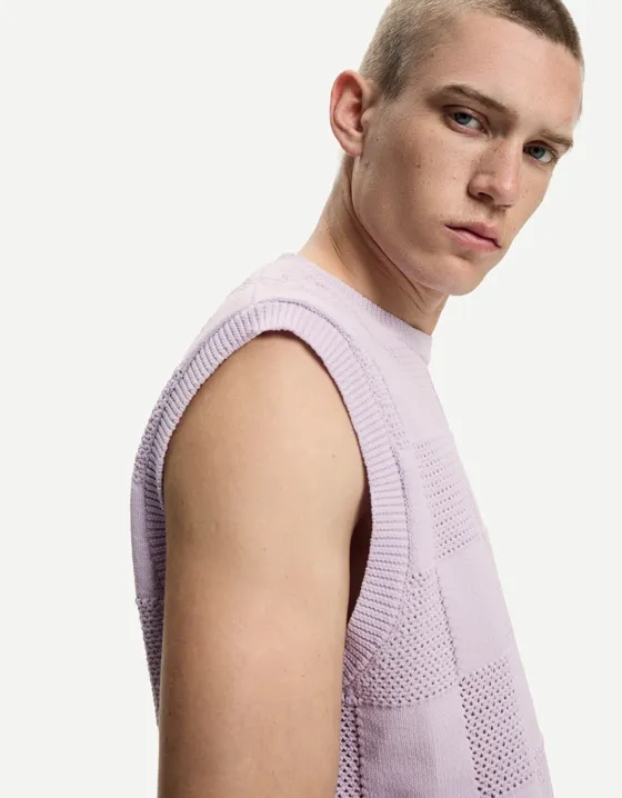 Жилет геометрического кроя в клетку