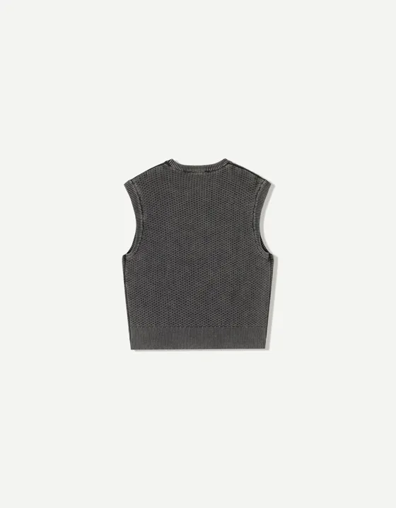 Жилет с вафельным узором и эффектом потертости