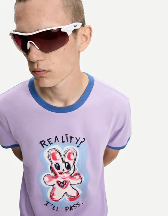 Футболка с контрастным принтом