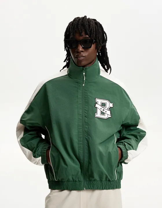 Легкая куртка из высокотехнологичной ткани в рубчик