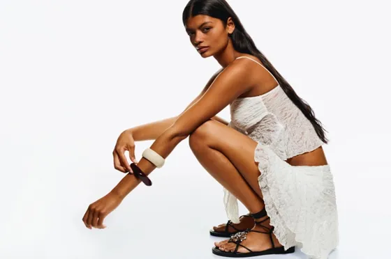 Мини-юбка из кружева с воланами