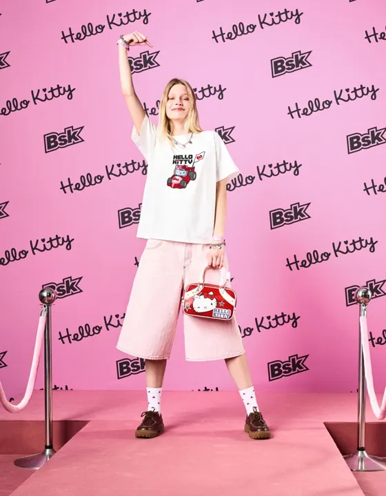 Футболка с короткими рукавами и принтом Hello Kitty