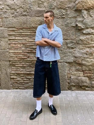 Джинсовые шорты объемного свободного кроя- Заказать в России