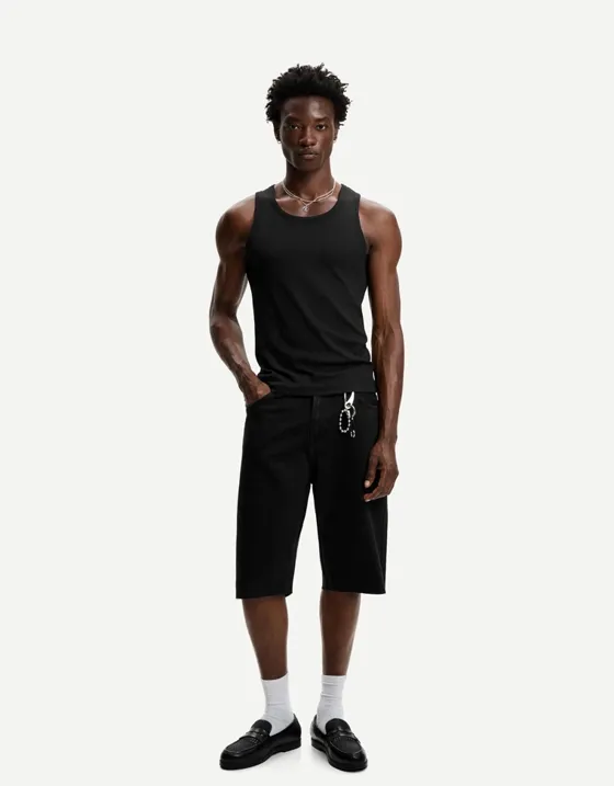 Джинсовые шорты свободного кроя