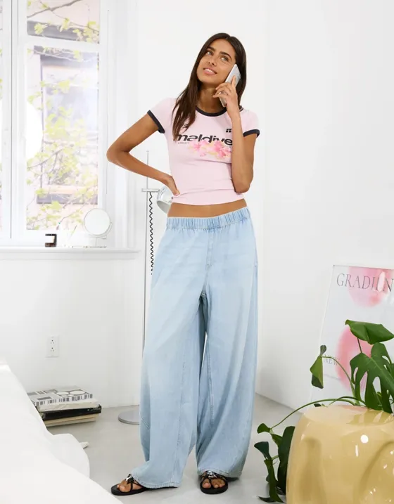 Джинсы barrel с эластичным поясом