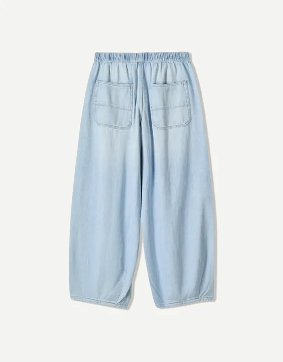 Джинсы barrel с эластичным поясом