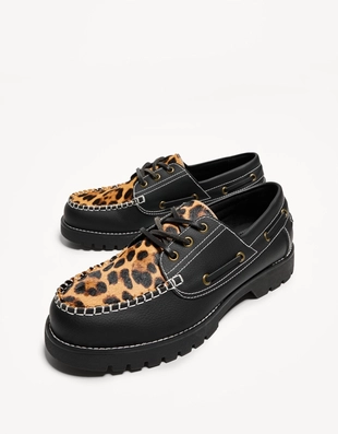 Топсайдеры с анималистическим принтом- Заказать в России